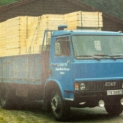 Ein av dei tidlige lastebilane til John Holvik AS, Fiat 80 NC 13 frå 1978.