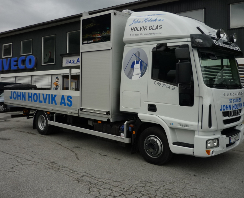 Ein av fire Iveco Eurocargo levert til John Holvik AS i 2014.