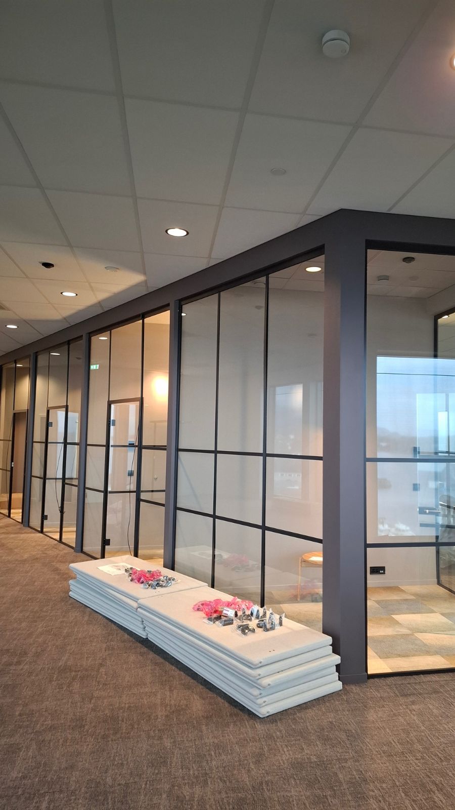 Svanemerka kontorbygg NorTekstil - holvikglas.no