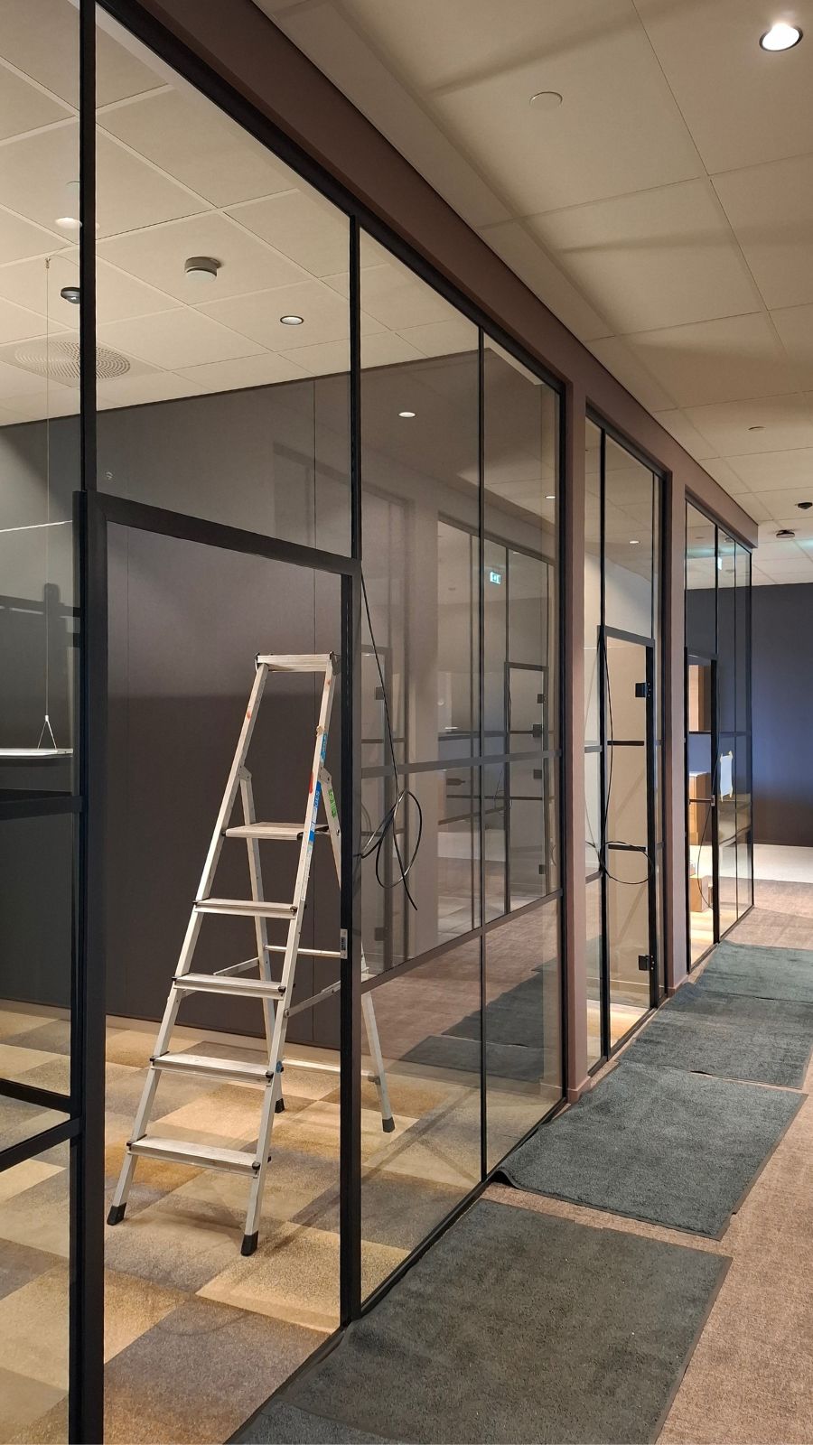 Svanemerka kontorbygg NorTekstil - holvikglas.no