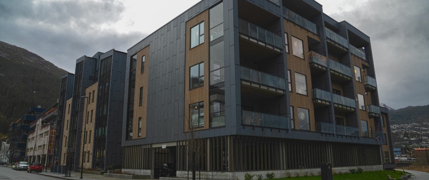 Langebruvegen Førde - holvikglas.no